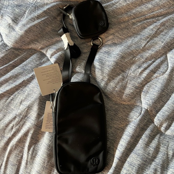 lululemon athletica Bags Lululemon Modular Phone Crossbody Bag In